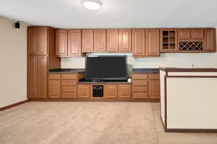 6921 Martin Dr, Woodridge, IL 60517 - Photo 19