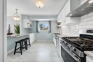 6921 Martin Dr, Woodridge, IL 60517 - Photo 7