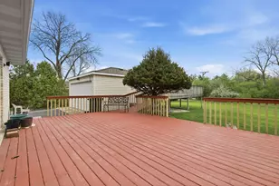 1735 Larson Ln, Roselle, IL 60172 - Photo 25