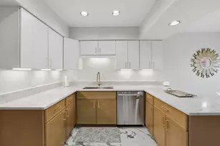 1475 Avignon Ct, Highland Park, IL 60035 - Photo 13