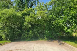 419 Keller Ave, Waukegan, IL 60085 - Photo 1