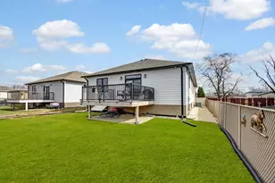 8332 S 78th Ct, Justice, IL 60458 - Photo 31