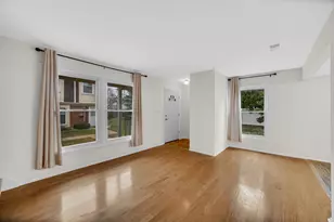 613 Shaw Ct, Schaumburg, IL 60194 - Photo 7