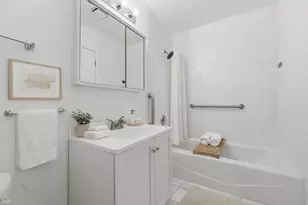 950 E Old Willow Rd, Prospect Heights, IL 60070 - Photo 13