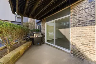 950 E Old Willow Rd, Prospect Heights, IL 60070 - Photo 15