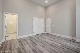 639 W 18th St, Chicago, IL 60616 - Photo 9