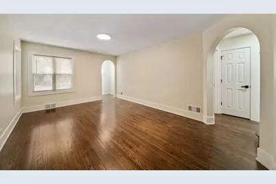 10235 S Rhodes Avenue, Chicago, IL 60628 - Photo 3