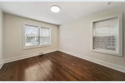 10235 S Rhodes Avenue, Chicago, IL 60628 - Photo 7