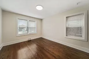 10235 S Rhodes Ave, Chicago, IL 60628 - Photo 7