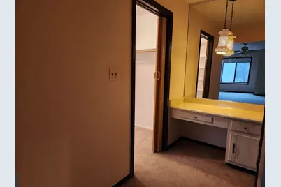 9242 Gross Point Road #107, Skokie, IL 60077 - Photo 5