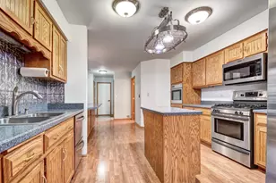 13537 Latrobe Ave, Crestwood, IL 60418 - Photo 9