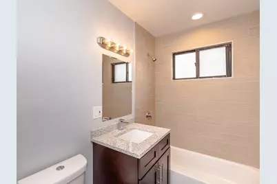 6805 N Ridge Boulevard #104, Chicago, IL 60645 - Photo 11