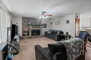 2107 Cedar Ave, Salem, IL 62881 - Photo 7