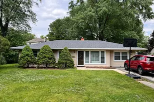 236 Wellesley Ct, Schaumburg, IL 60193 - Photo 1