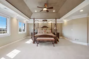 39W431 Longmeadow Ln, Saint Charles, IL 60175 - Photo 39