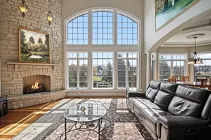 39W431 Longmeadow Ln, Saint Charles, IL 60175 - Photo 17