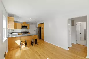 556 Barton Ave, Evanston, IL 60202 - Photo 9