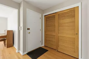 556 Barton Ave, Evanston, IL 60202 - Photo 3