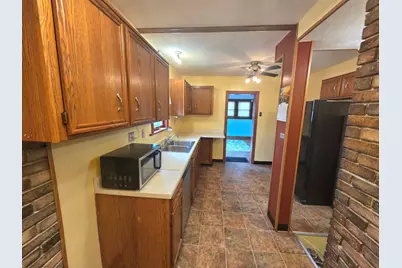 2215 Benderwirt Avenue, Rockford, IL 61103 - Photo 9