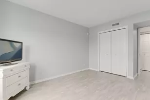 7091 W Touhy Ave, Niles, IL 60714 - Photo 13