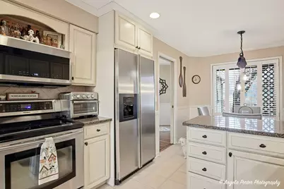 890 Shoreline Road, Lake Barrington, IL 60010 - Photo 5