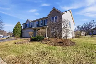 829 Lindsey Ln, Bolingbrook, IL 60440 - Photo 3