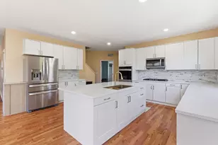 829 Lindsey Ln, Bolingbrook, IL 60440 - Photo 19