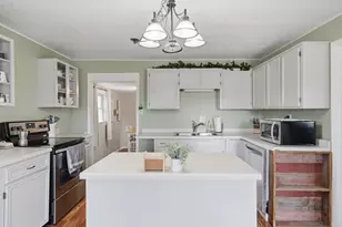 418 E Wall St, Morrison, IL 61270 - Photo 9