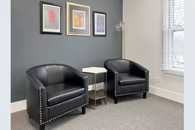 610 W Roosevelt Road #D2, Wheaton, IL 60187 - Photo 3