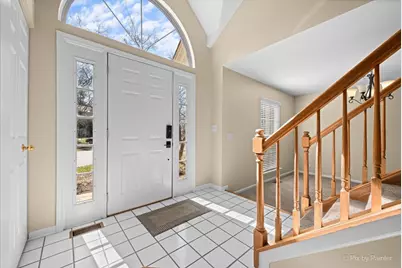 620 Stone Brook Court, Elk Grove Village, IL 60007 - Photo 9