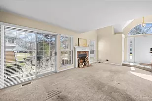 620 Stone Brook Ct, Elk Grove Village, IL 60007 - Photo 11