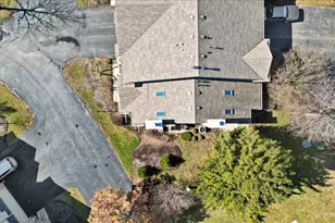 620 Stone Brook Ct, Elk Grove Village, IL 60007 - Photo 7