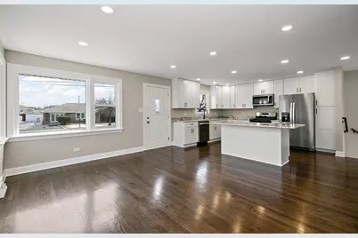 8356 Sayre Avenue, Burbank, IL 60459 - Photo 3