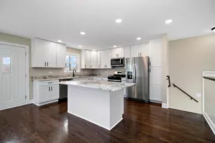 8356 Sayre Ave, Burbank, IL 60459 - Photo 3