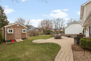 1015 Confederation Dr, Bartlett, IL 60103 - Photo 25