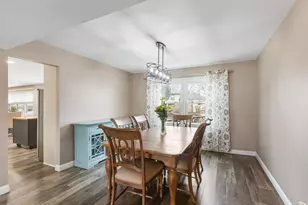 1015 Confederation Dr, Bartlett, IL 60103 - Photo 13