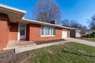 402 S Blair Dr, Normal, IL 61761 - Photo 3