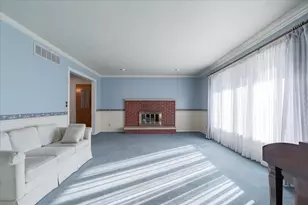 402 S Blair Dr, Normal, IL 61761 - Photo 5