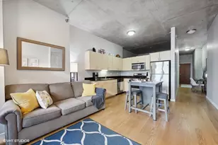 235 W Van Buren St, Chicago, IL 60607 - Photo 3