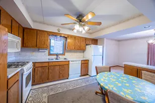 16742 Paxton Ave, Tinley Park, IL 60477 - Photo 5