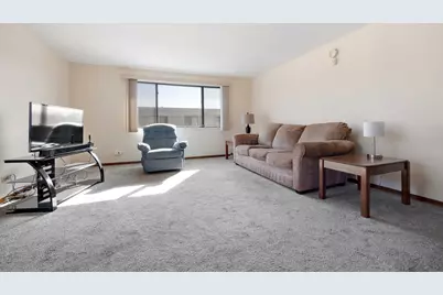 18 Dennis Court #18, Schaumburg, IL 60193 - Photo 3