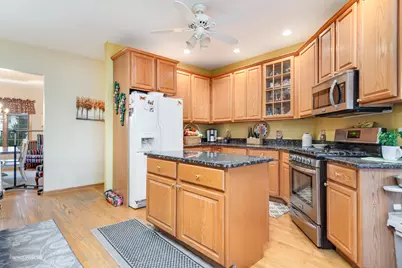 10400 Emerald Avenue, Orland Park, IL 60467 - Photo 5