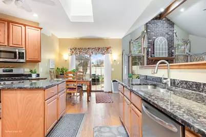 10400 Emerald Avenue, Orland Park, IL 60467 - Photo 7