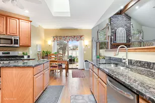 10400 Emerald Ave, Orland Park, IL 60467 - Photo 7