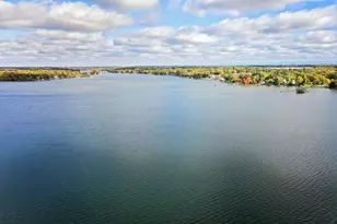 3704 W Lake Shore Dr, Wonder Lake, IL 60097 - Photo 5