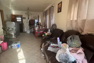 617 Cleveland St, Aurora, IL 60505 - Photo 3