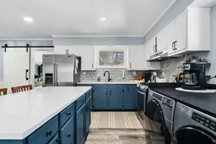 312 Meadow Ln, Lake Zurich, IL 60047 - Photo 3