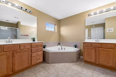 [Address not provided], Yorkville, IL 60560 - Photo 15