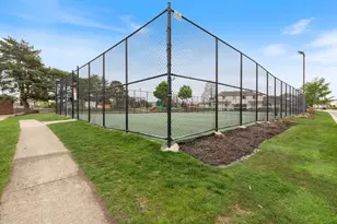 236 N Waterford Dr, Schaumburg, IL 60194 - Photo 5