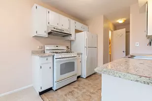 236 N Waterford Dr, Schaumburg, IL 60194 - Photo 15